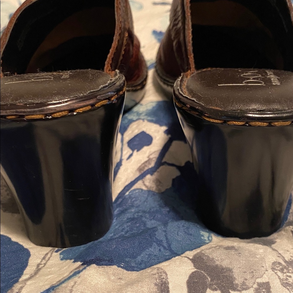 b.o.c. Brown Leather Wedges - Picture 3 of 9